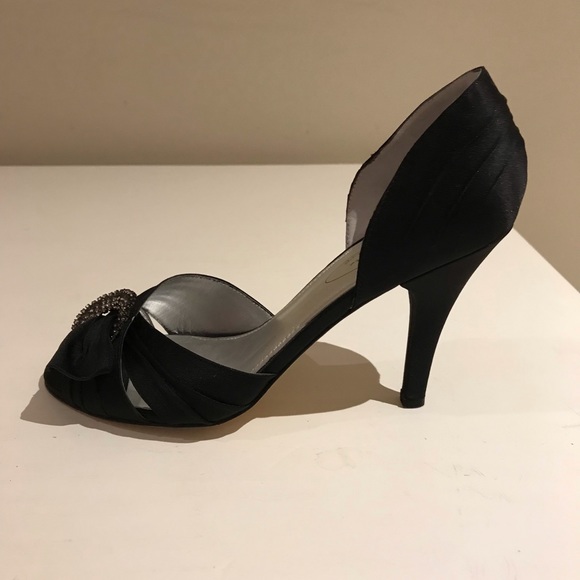 Black satin evening shoes - Picture 2 of 5